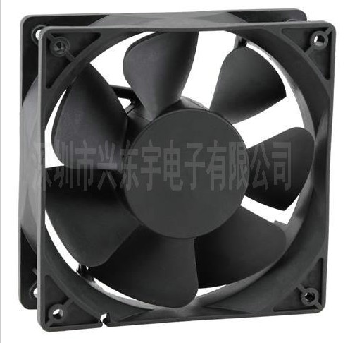 双滚珠交流风扇细心清理，专心制造！